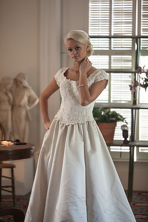 Janesville Wedding Photographer Jason Mielke at the Janesville Lincoln-Tallman House