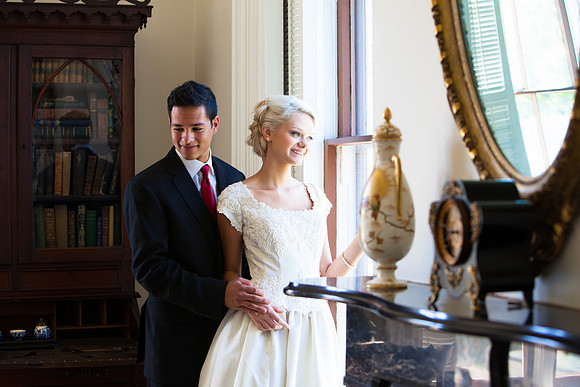Janesville Wedding Photographer Jason Mielke at the Janesville Lincoln-Tallman House