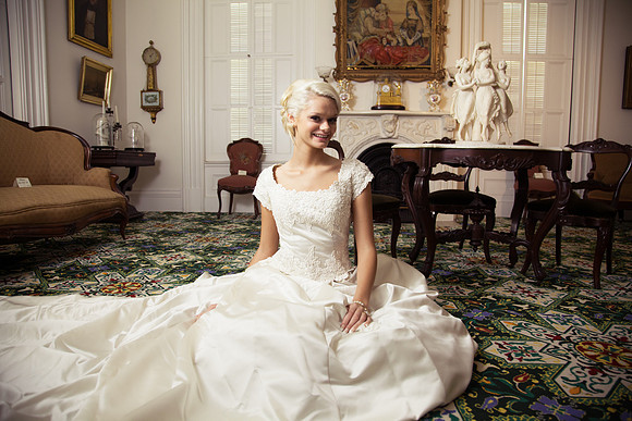 Janesville Wedding Photographer Jason Mielke at the Janesville Lincoln-Tallman House