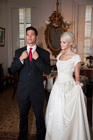 Janesville Wedding Photographer Jason Mielke at the Janesville Lincoln-Tallman House