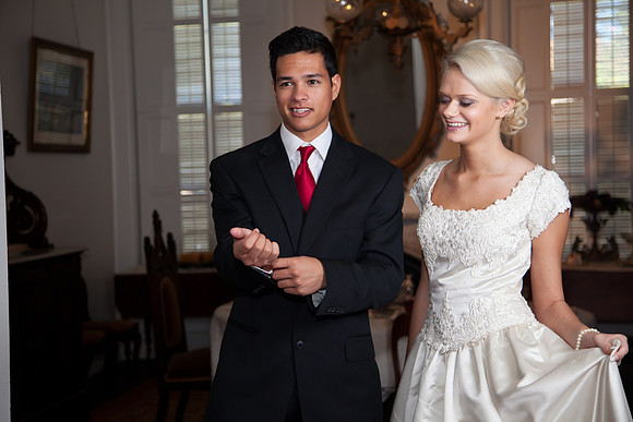 Janesville Wedding Photographer Jason Mielke at the Janesville Lincoln-Tallman House