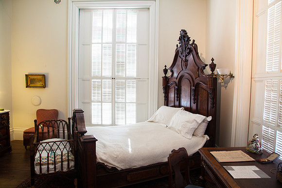 Janesville Wedding Photographer Jason Mielke at the Janesville Lincoln-Tallman House